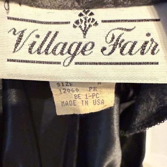 Vintage Village Fair Black Shiny Stretch Blouse Women's Size Medium Made in USA - Picture 6 of 7